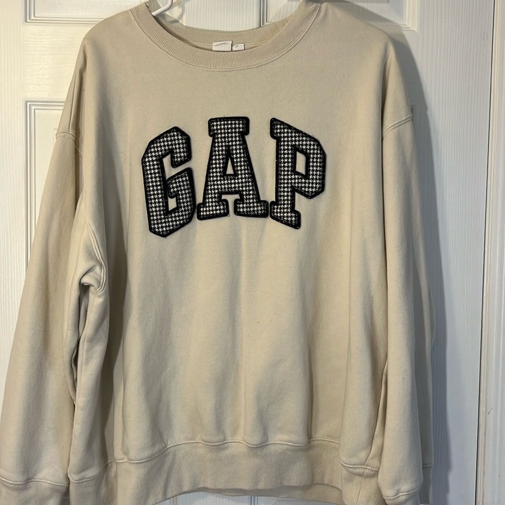 GAP logo crew neck